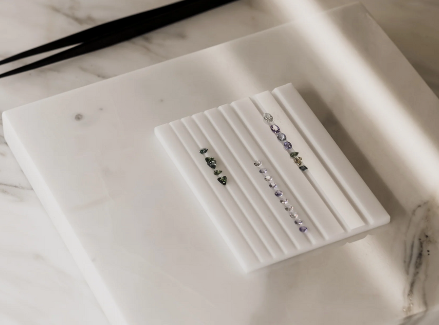 Odkryj Swoją Unikalną Historię z Pierścionkami Zaręczynowymi Ręcznie Robionymi z Kamieniami Szlachetnymi BELLER