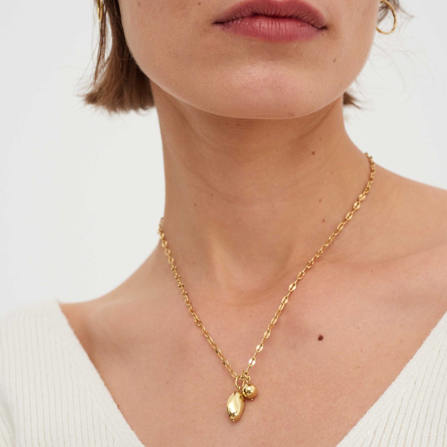 Zawieszka złota Pearl N°8_bizuteria_jubiler_krakow_jubiler_warszawa_atelier_beller_atelier_warszawa_atelier_krakow_bizuteria_personalizowana.
