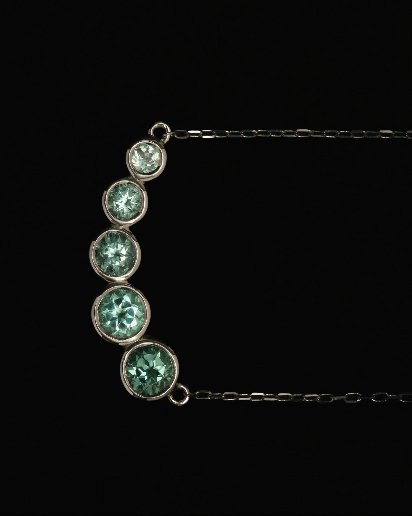 Gold necklace with sapphires B One N°8