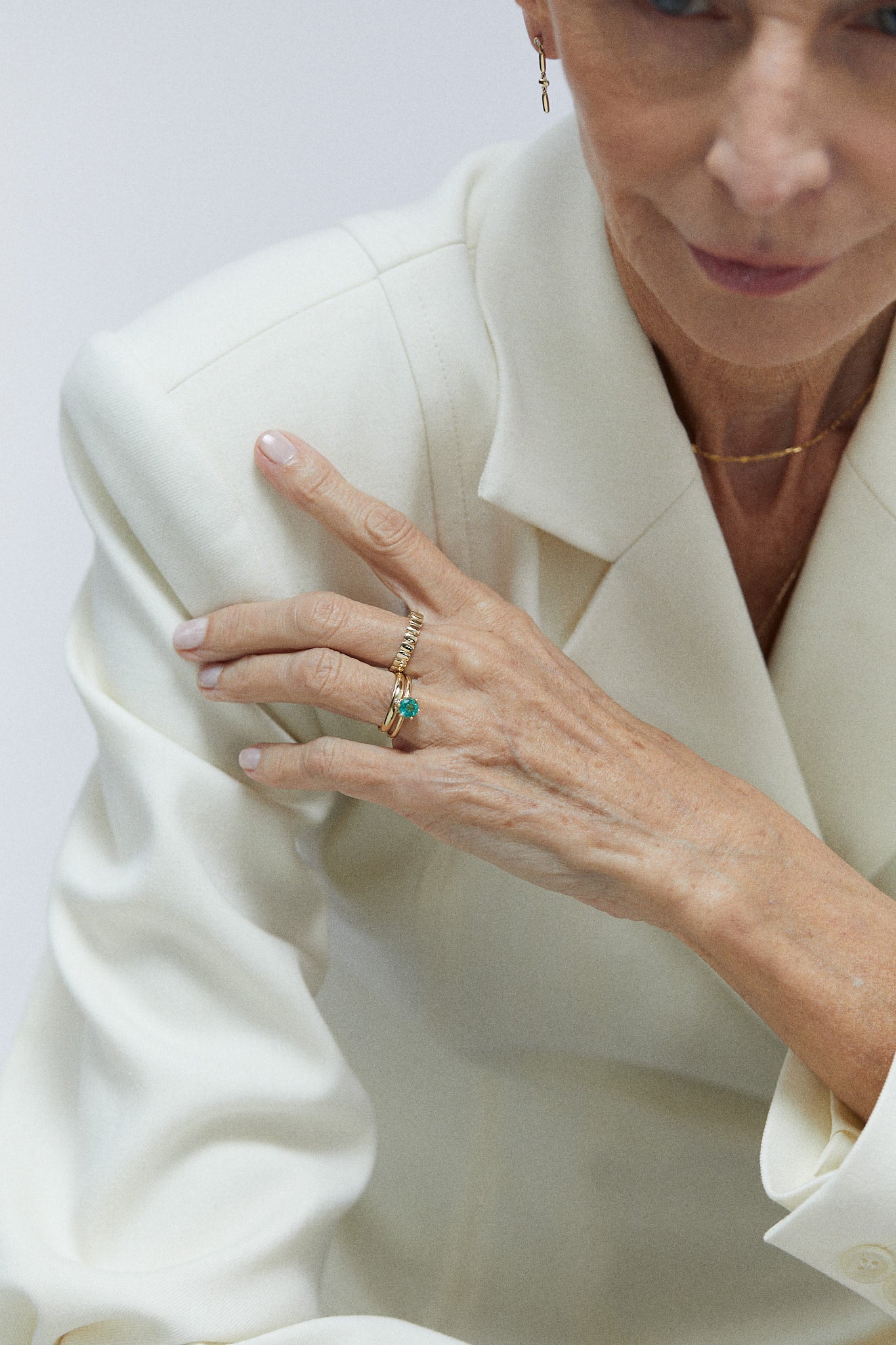 Gold ring with emerald and diamonds B One N°22